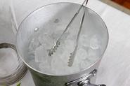 案內人：「冰桶挑戰」應該受批評的不是浪費食水，而是… - 評台 PenToy