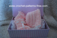 Free Crochet Patterns fro Baby Booties and Baby Bonnet