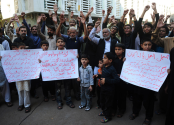 In pictures: Protests in cities against Quetta bombings | Multimedia | DAWN.COM