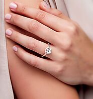 5 Reasons to Choose Lab Grown Diamonds for A Dazzling Engagement Ring