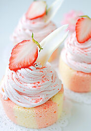 Strawberry sponge cake