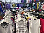 Jednym z najczęstszych błędów popełnianych przez ludzi podczas handlu ubraniami w Wólce Kosowskiej jest nieznajomość ...