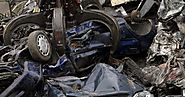 Crane grabber crushes car - Photos - Scenes from the junkyard