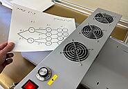 La ONCE muestra en la Feria del Libro de Frankfurt cómo leen las personas ciegas y la accesibilidad en braille, relie...