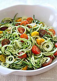 Raw Spiralized Zucchini Noodles with Tomatoes and Pesto | Skinnytaste
