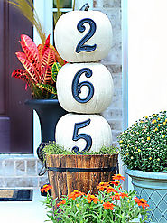 Pretty Front Entry Decorating Ideas for Fall
