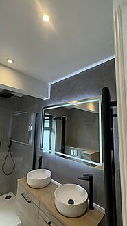 Nice looking mirror with led lights