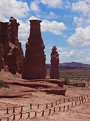 Parco Nazionale Talampaya, grande varietà di formazioni geologiche che vanno dall'era precambriana alla quaternaria.