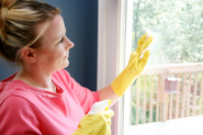How to Clean Windows with Vinegar