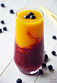 Refreshing Mango Berry Smoothie
