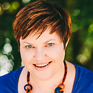 Donna Moritz (@SociallySorted)