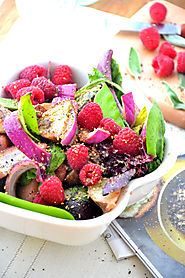 Sweet n' Spicy Raspberry Salad with Honey Vinaigrette