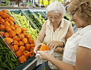 5 Tips to Make Grocery Shopping Easier for Your Aging Parents