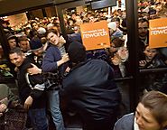 Back When Black Friday Meant Busting Actual Doors, Not Clicking - Bloomberg