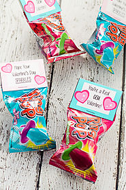 Ring Pops With Valentine's Day Cards