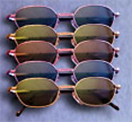 ...debes asegurarte de que tus gafas de sol cumplen con la normativa comunitaria - madrid.org - PortalSalud