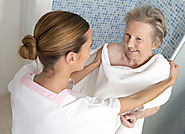 5 Tips to Make Bath Time Easier for Your Senior Loved One (and You, Too!)