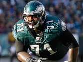 Jason Peters signs five-year contract extension through 2018