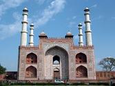 Popular Places To Visit In Agra during Agra Tour by car