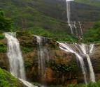 Dhodhani Waterfall Rappelling on 28th and 29th June 2014 with Bhramanti365