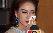 Thai beauty queen Quits Her Title