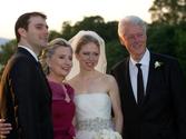 Hillary Clinton-Mother Of The Bride Tweaked Her Chic!