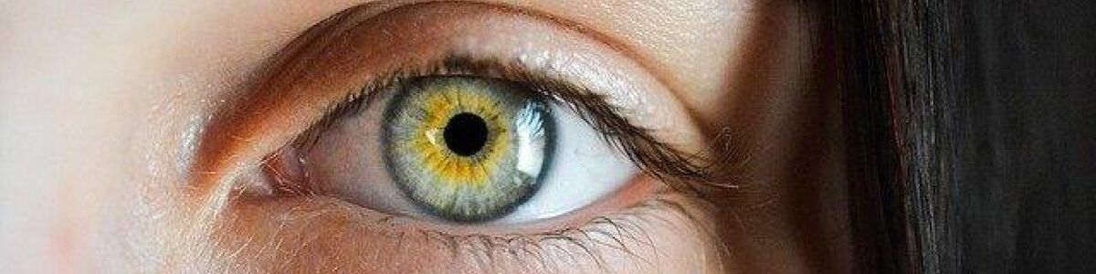 Headline for 9 Super Foods That Will Help to Change Your Eye Color