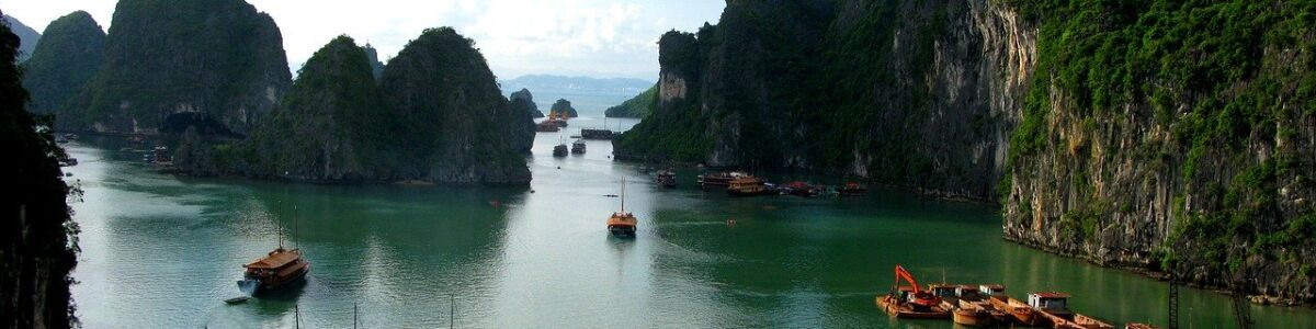 Headline for Things to See and Do in Halong Bay – Explore the Archipelago!