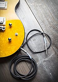 Website at https://uberant.com/article/914027-how-are-flat-pedal-guitar-cables-better-than-a-traditional-one/