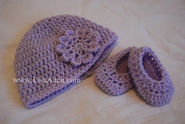 Free Crochet Pattern for Baby HAT and BOOTIES