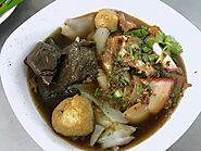 Guay Jab (Rolled noodles in brown pork soup)