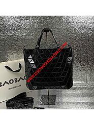 Issey Miyake Solid Crystal Shoulder Bag Black Outlet Bao Bao Issey Miyake Cheap Sale Store