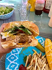 Trader Joe's Turkeyless Burger Review | Kathy's Vegan Kitchen