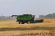 All That You Need To Know While Choosing Combine Harvesters: Case IH Combines Vs. John Deere