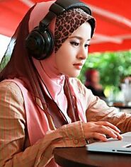 Female Quran Teacher Online | Read Quran Online