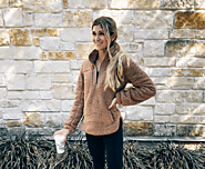 Holiday Gift Guide: comfy + cozy - Lauren Gleisberg