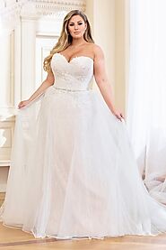 13 Bridal Gown Shopping Tips for Plus Size Brides