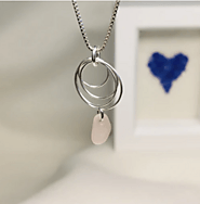 BUY TIMELESS AND BEAUTIFUL SEA GLASS PENDANT NECKLACES.