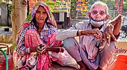 Old Couple Selling Tea on The Streets of Delhi after their Son left them – VIRAL STORY