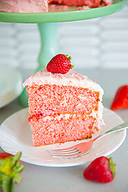 Classic Fresh Strawberry Cake | The Kitchen Magpie