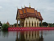Visit Wat Plai Laem