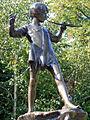 Category:Peter Pan statue in Kensington Gardens - Wikimedia Commons