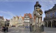 Roland statue - Historical and Hanseatic - Must-see attractions in Bremen - Bremen at a glance - Bremen Tourism