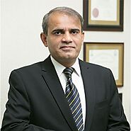 Dr. Naveed Azhar Cosmetic & Plastic Surgeon at Royal Cosmetic Surgery