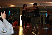 5 Salsa Tanzen Techniken und Tricks, um schwierige Schritte zu erleichtern
