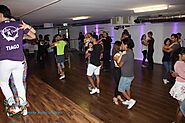 Salsa-Tanz und -Kultur: Ein definitiver Leitfaden für Salsa-Stile und -Kleidung