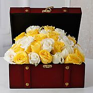 Online flowers delivery in Lucknow from OyeGifts