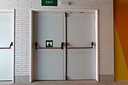 Top reasons to install emergency or panic bar exit doors in commercial building