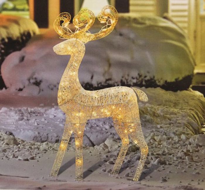 Outdoor Reindeer Christmas Decorations | A Listly List