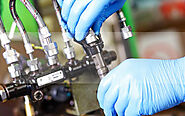 Do you Put Fuel Injector Cleaner in Before or After Gas?